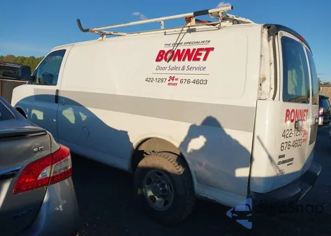 2011 Chevrolet Express 2500 Work Van z USA, uszkodzony, nr VIN 1GCWGFCAXB1184518